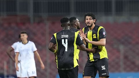 الاتحاد يحدد موعد جراحة نجم الدفاع
