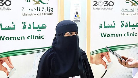 لمياء مقبل.. طبيبة سعودية نقشت اسمها بحروف من ذهب في عالم الطب