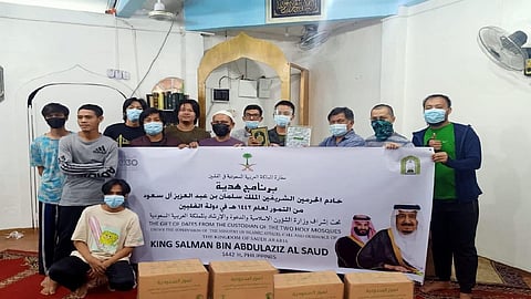 بالصور.. «الشؤون الإسلامية» تدشن برنامج هدية خادم الحرمين من التمور بالفلبين