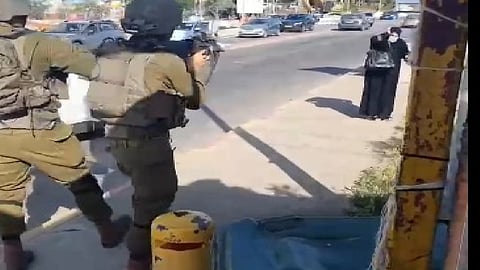 قوات الاحتلال الإسرائيلي تطلق النار على عجوز فلسطينية