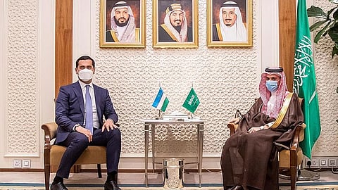 الأمير فيصل بن فرحان يلتقي وزير الاستثمار والتجارة الخارجية الأوزبكي