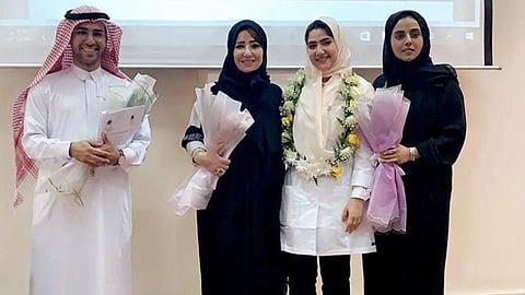 «طب أم القرى» تستعد لتخريج الدفعة الأولى من طلبة علم الأدوية والسموم