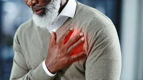 استشاري يحذر من «تصرف خاطئ» يؤدي إلى إصابة كبار السن بتلف بالقلب