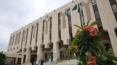 «نور مكة» يجري 445 عملية بقسم العيون في الثلث الأول لعام 2021