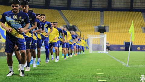 النصر يحسم مصير «الصفقة المعطلة».. ويقترب من حل أزمة «الكفاءة»