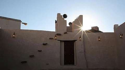 مسجد المضفاة في بللسمر.. 400 عام من تاريخ عسير ترويها جدرانه