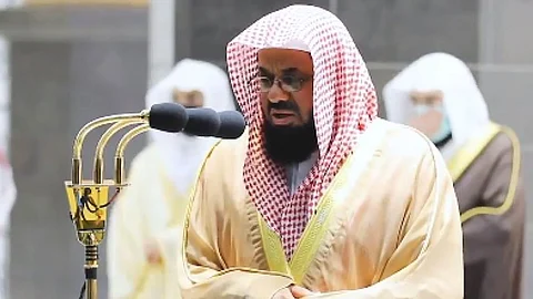 بالفيديو.. الشيخ الشريم يبكي خلال حديثه عن زكاة الفطر