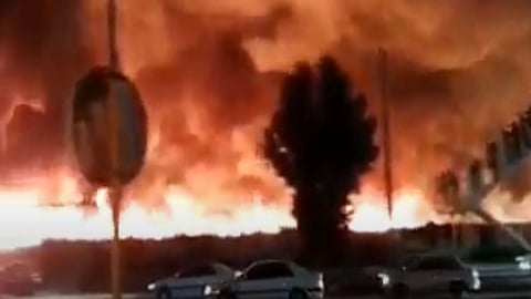 بالفيديو.. النيران تلتهم منشأة إيرانية في قزوين بعد ساعات من حريق «بوشهر»