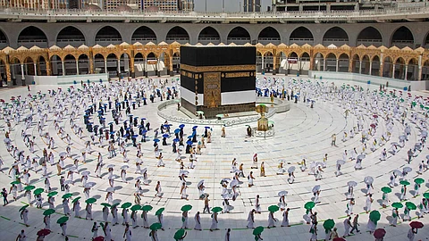 «الأمن العام» ينبه المعتمرين: الصلاة في صحن المطاف تعوق الحركة