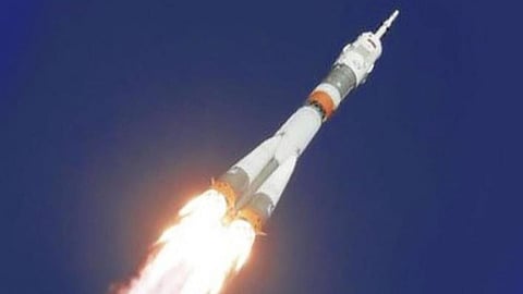 قبل سقوطه.. «الفضاء الأمريكية» تكشف تفاصيل دخول الصاروخ الصيني فوق شبه الجزيرة العربية