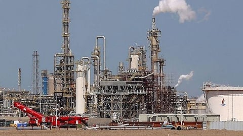 مصابان في حريق محدود بحقل برقان الكويتي.. والسلطات تحقق