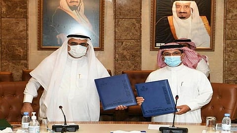 أمير الشرقية يوقع 6 اتفاقيات تستفيد منها 50 ألف أسرة