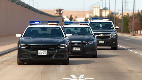 مواطن يقتحم متجرًا بصهريج مياه في محافظة وادي الدواسر قبل ضبطه