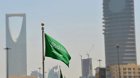 أخبار السعودية اليوم.. تطبيق الحجر الصحي المؤسسي على القادمين للسعودية من دول لم يتم تعليق القدوم منها.. اعتراض وتدمير طائرة حوثية مفخخة أطلقت باتجاه مطار أبها