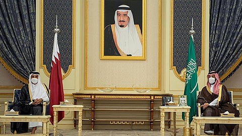 ولي العهد وأمير قطر يبحثان سُبل تطوير العلاقات الثنائية بين البلدين والتطورات الإقليمية