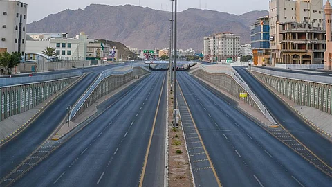 مركز الأرصاد: رياح نشطة وسحب رعدية على المدينة المنورة
