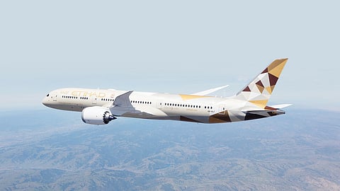 طيران الاتحاد الإماراتية تعلق رحلاتها إلى إسرائيل