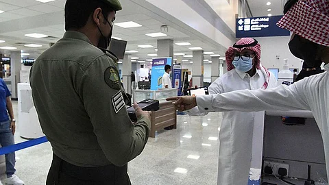 مطار الملك عبدالله بجازان يشهد تنظيم أولى الرحلات الدولية للقاهرة