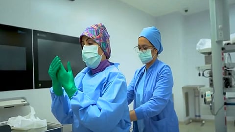 الجوهرة حمزة.. قصة استشارية سعودية طببت جراح قلوب المرضى في 9 دول