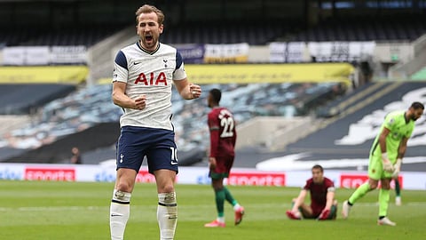 مدرب توتنهام يفجر مفاجأة بشأن رحيل هاري كين