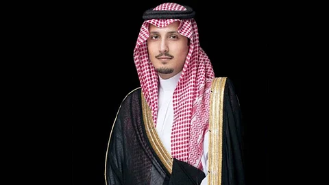 «بيت الشواء».. نائب أمير الشرقية يوجه بدعم المطعم بعد «حريق العيد»