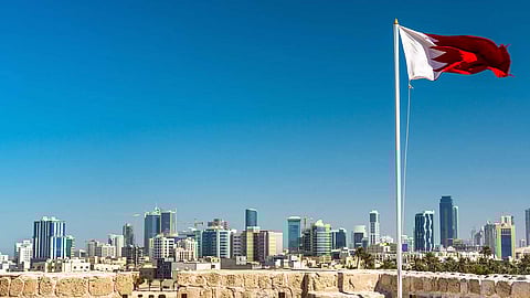 «التطعيم» إلزامي لدخول المنشآت الحكومية والمولات والمطاعم البحرينية