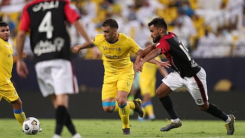 بالفيديو.. النصر يقلب الطاولة على الرائد ويواصل الزحف نحو المربع الذهبي