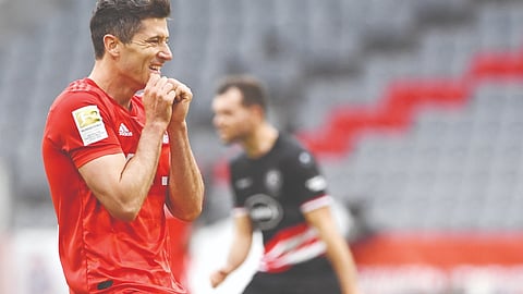 «حصار أوجسبورج» يستهدف حرمان ليفاندوفسكي من رقم مولر