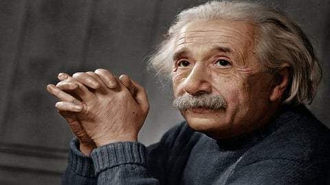 بيع رسالة بخط يد أينشتاين بـ1.2 مليون دولار.. ماذا كتب فيها؟