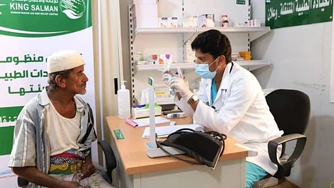 بالصور.. إغاثي الملك سلمان يواصل تطبيب جراح اليمنيين في حجة