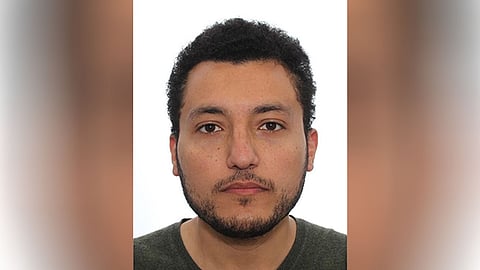 فكرة مبتكرة يطبقها طبيب سعودي مبتعث تعيد البصر لمريض فرنسي