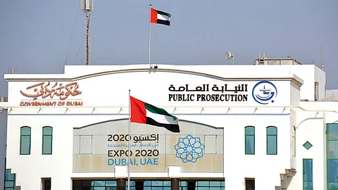 عقوبة الفعل الفاضح بالإمارات: 3 أشهر سجنًا وغرامة 100 ألف درهم