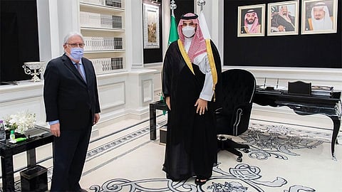 غريفيث يلتقي نائب وزير الدفاع.. ويؤكد دعم الأمم المتحدة للمبادرة السعودية لحل الأزمة اليمنية