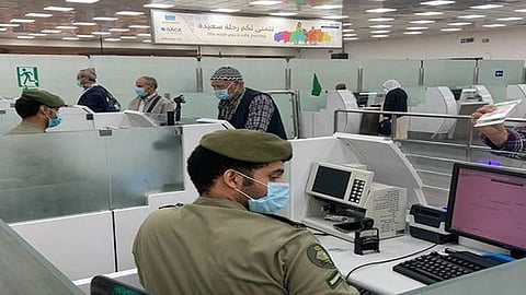 «الجوازات السعودية» توضح آلية تغيير الصورة في وثيقة السفر