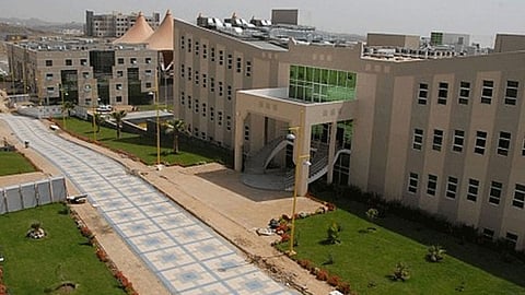 جامعة الملك خالد تنشئ مكتبًا للتحول إلى نظام الفصول الدراسية الثلاثة