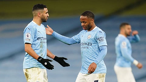 لتمويل الصفقات الجديدة.. مان سيتي يدرس التخلي عن محرز وسترلينج