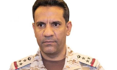 التحالف: تدمير زورقين مفخخين مقابل ميناء الصليف بالبحر الأحمر