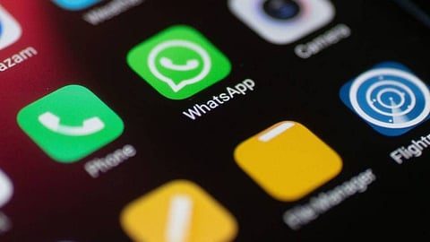 «واتساب» يتراجع عن تهديداته: التمتع بمميزات التطبيق كاملة للجميع