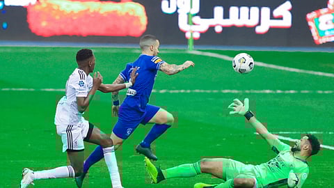 الشوط الأول.. التعادل يخيم على «كلاسيكو» النصر والاتحاد