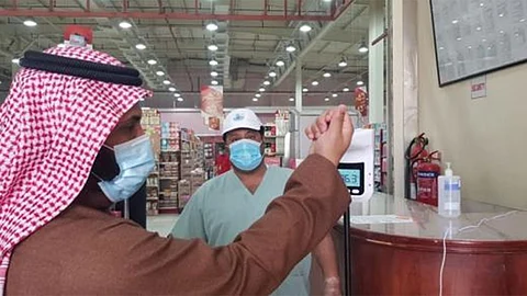 خلال أسبوع.. ضبط 828 منشأة تجارية غير ملتزمة بتطبيق الإجراءات الاحترازية