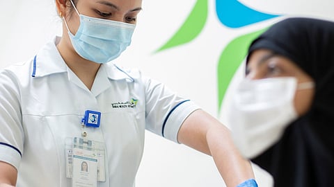 الإمارات تسجل 3 وفيات و1763 إصابة جديدة بكورونا