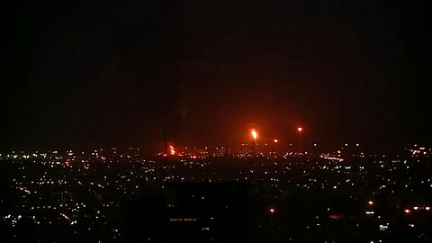 الكوارث تلاحق إيران بعد اندلاع حريق جديد في خط أنابيب بالأهواز الإيرانية
