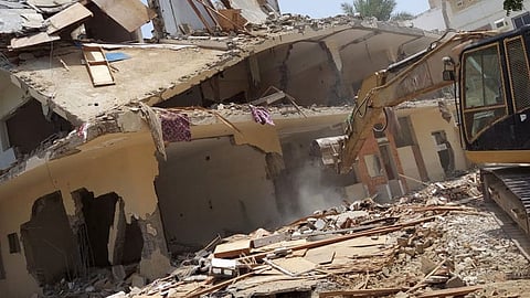 إزالة مبنى واستعادة أرض حديقة عامة في جدة بـ«حكم قضائي»