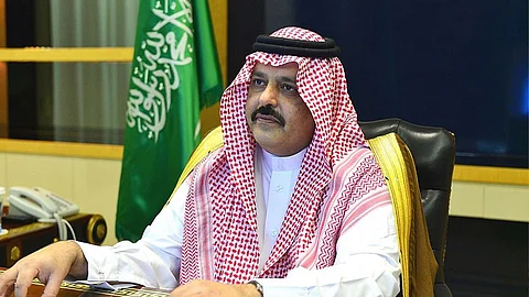 أمير حائل ونائبه يعزيان في وفاة حمود العريفي