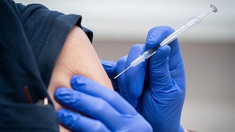 بالفيديو.. استشاري: مرضى الحساسية من اللقاحات تظهر أعراضها بعد التطعيم مباشرة