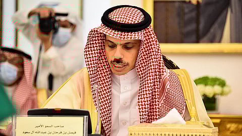 وزير الخارجية يبحث مع نظيره الكويتي تعزيز مسيرة العمل المشترك