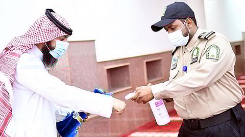 وزارة الشؤون الإسلامية تعيد فتح 11 مسجدًا في 4 مناطق