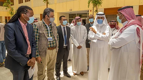 بالصور.. وزير الصناعة والثروة المعدنية يزور هيئة المساحة الجيولوجية