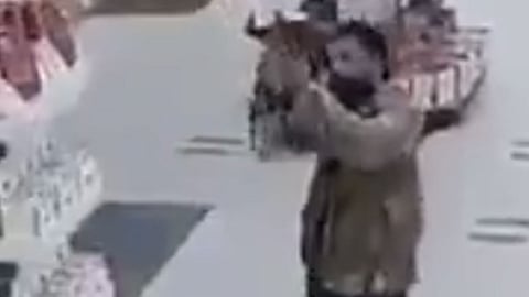 كاميرات مراقبة توثق جريمة حوثية.. والإرياني يدعو لدعم استعادة اليمن