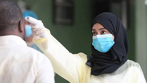906 حالات تعاف بكورونا.. «الصحة» تعلن الإصابات والوفيات الجديدة